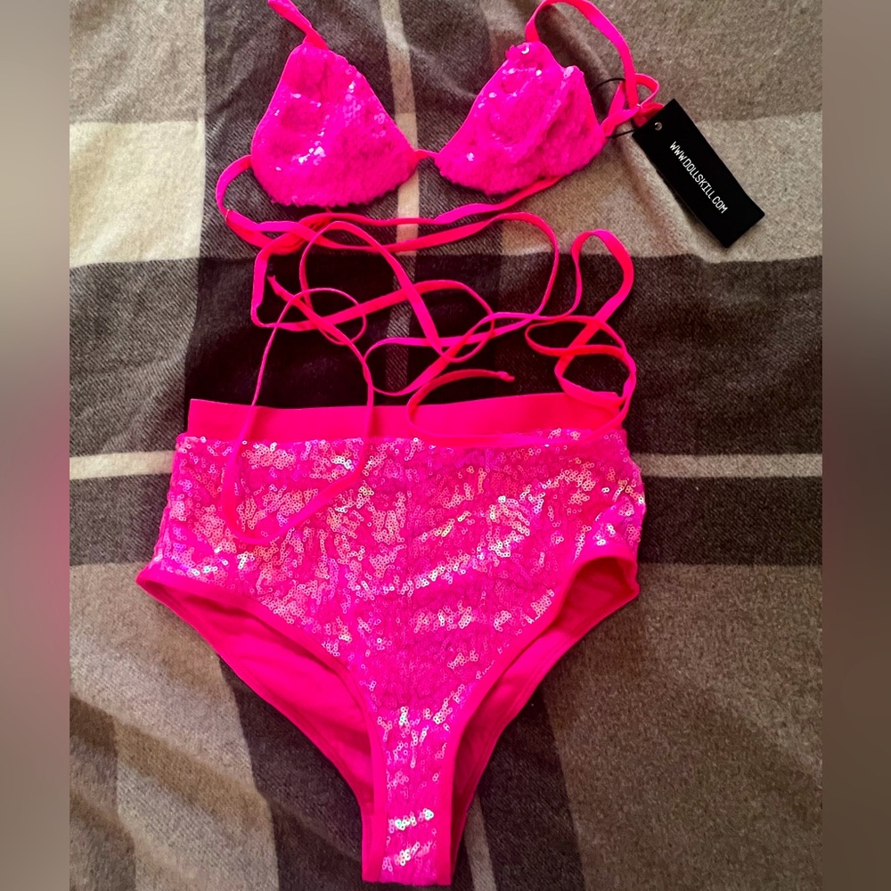 NEVER WORN 2-piece rave outfit.